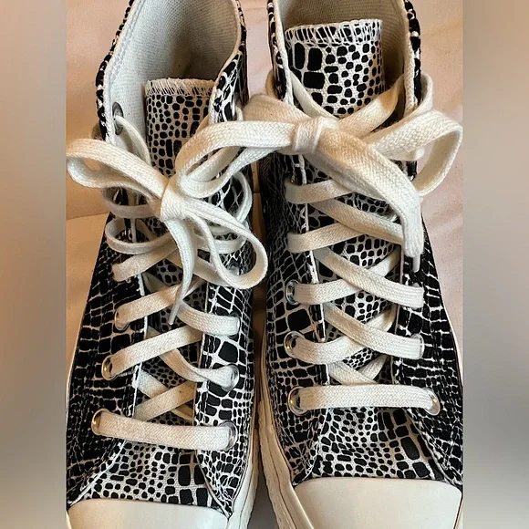 Digital Daze Chuck Taylor All Star - Picture 5 of 7